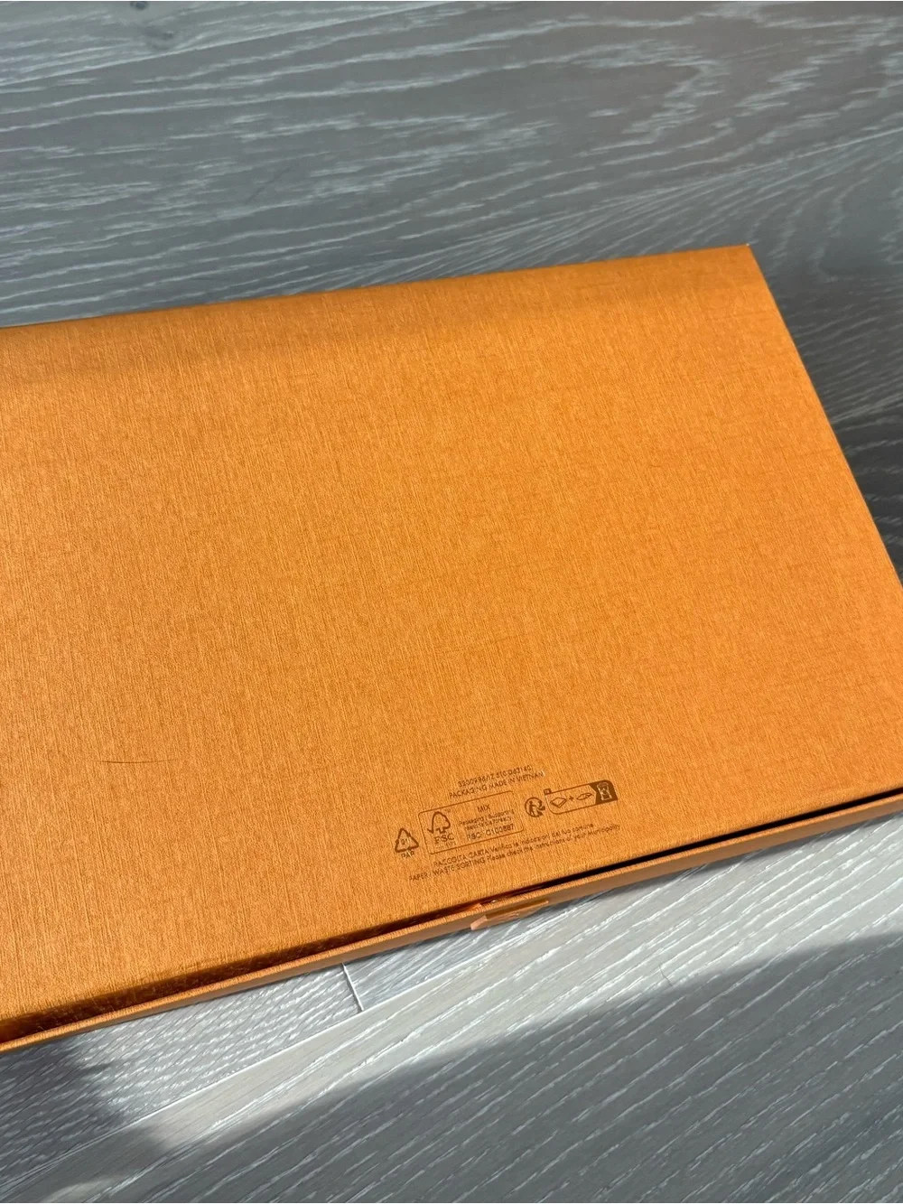 Louis Vuitton medium flat shirt gift box